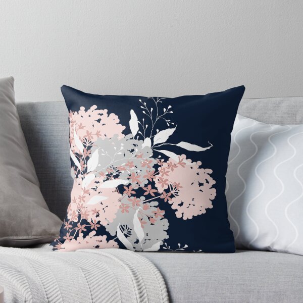 Aperçu de l'œuvre Fleurs sauvages, imprimé floral, bleu marine et rose créée et vendue par meggydesigns.