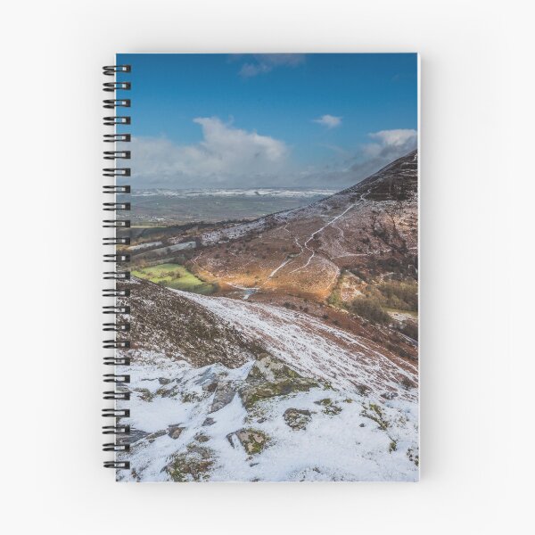 Artikelvorschau, Mynydd Troed aus Mynydd Llangorse, Nationalpark Brecon Beacons entworfen und verkauft von Dan Santillo.