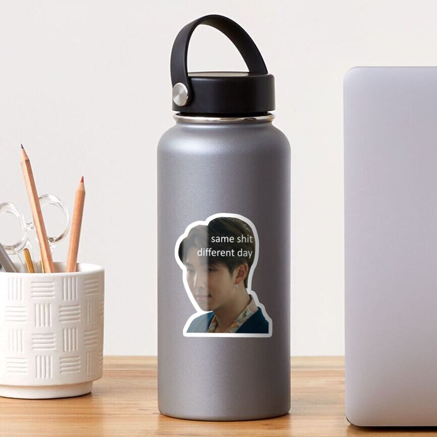 Artikel-Vorschau von Glänzender Sticker, designt und verkauft von bagtag101.