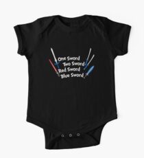 Ein Schwert, zwei Schwert, rotes Schwert, blaues Schwert Baby Body Kurzarm