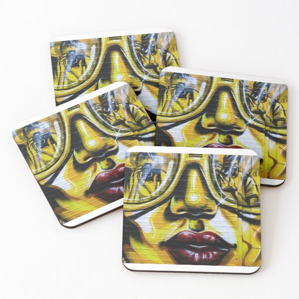 Aperçu de l'œuvre Mur de masque visage graffiti jaune femme créée et vendue par Tropical Blood.