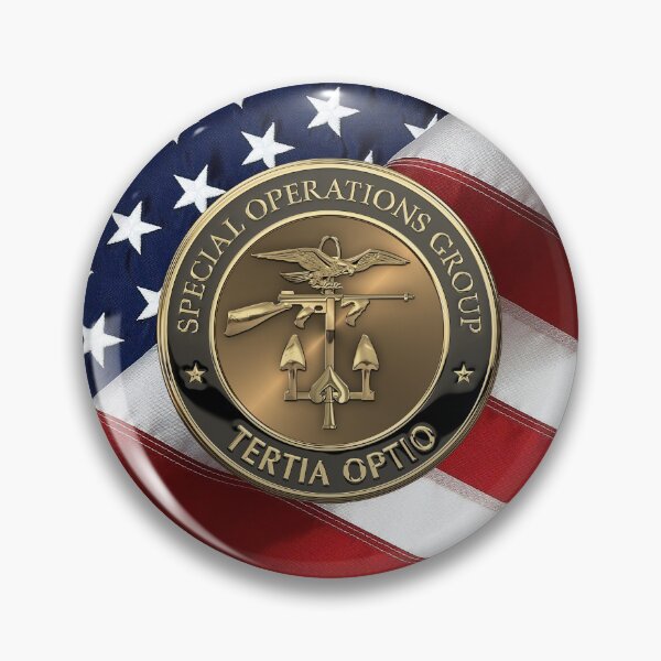 Artikelvorschau, Special Operations Group - SOG-Emblem über amerikanischer Flagge entworfen und verkauft von Serge Averbukh Art Studio.