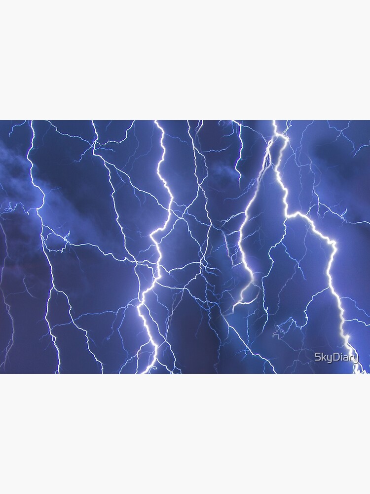 Dazzling blue lightning by SkyDiary