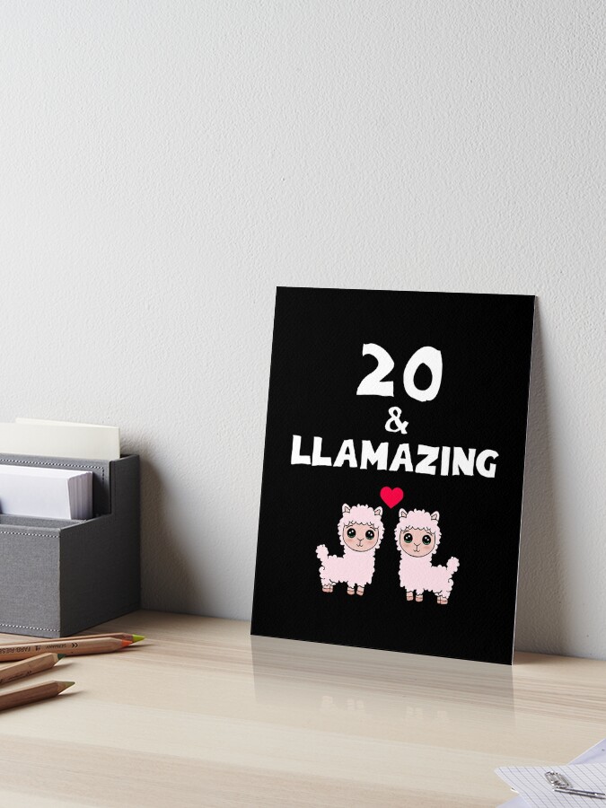 Impression Rigide Et Llamazing Joyeux Anniversaire Mignon Drole Heureux Kawaii Rose Petit Bebe Lamas Et Dessin Anime Coeur Rouge Souhaits D Anniversaire Par Artepiphany Redbubble