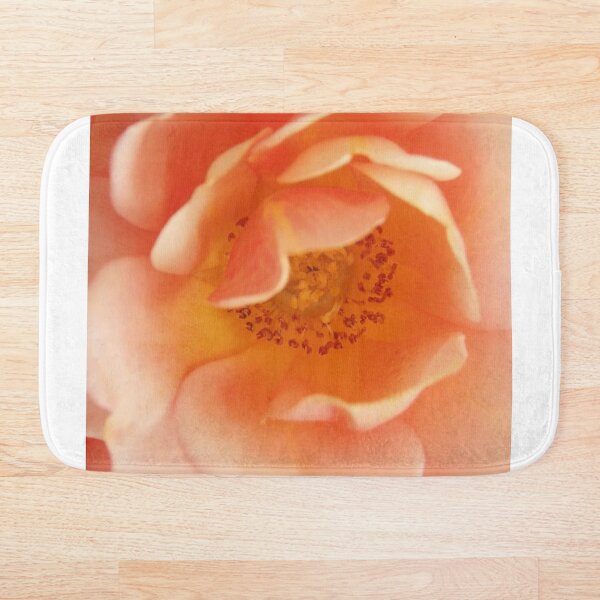 Aperçu de l'œuvre Dins Rose créée et vendue par Veronica White.