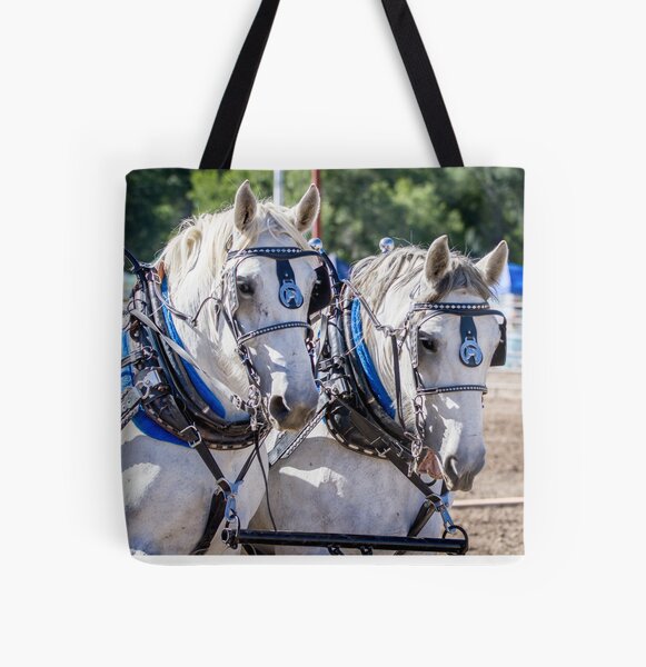 Aperçu de l'œuvre Cheval de trait créée et vendue par 3QuartersToday.