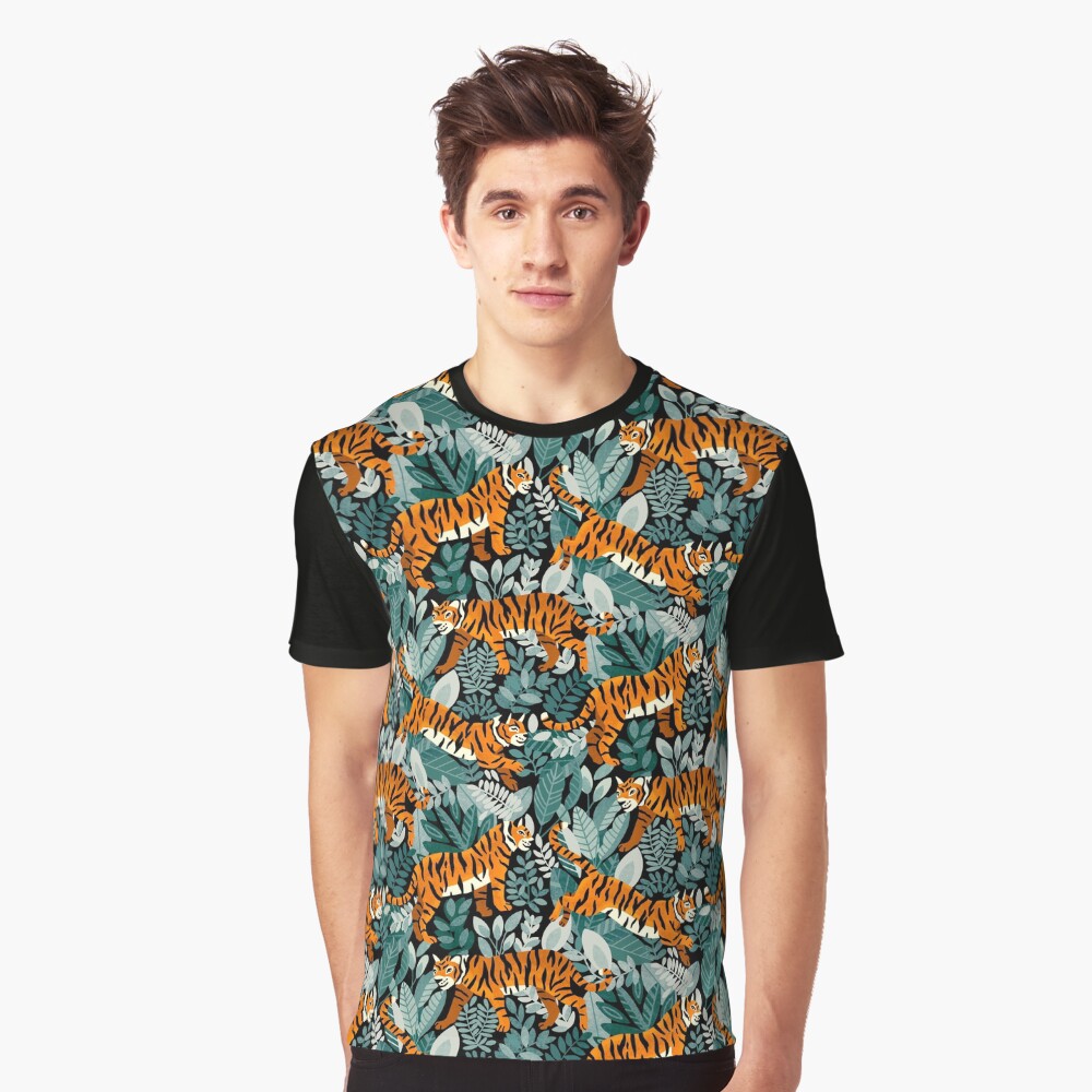 Vista previa del artículo con la obra «Camiseta gráfica», diseñado y vendido por TigaTiga.
