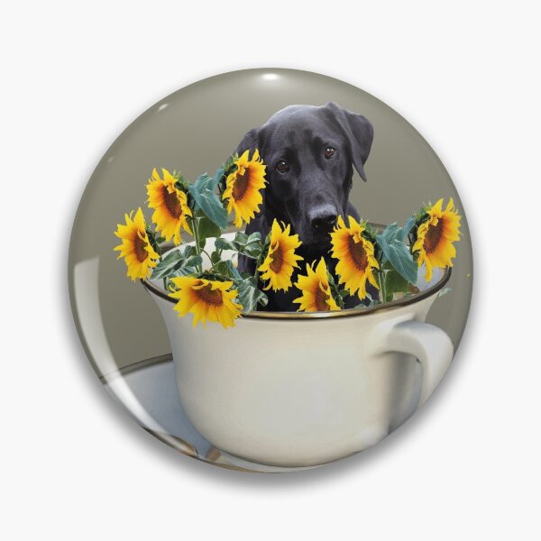 Artikelvorschau, Labrador Retriever in einer Kaffee Tasse mit Sonnenblumen entworfen und verkauft von Move-Art.