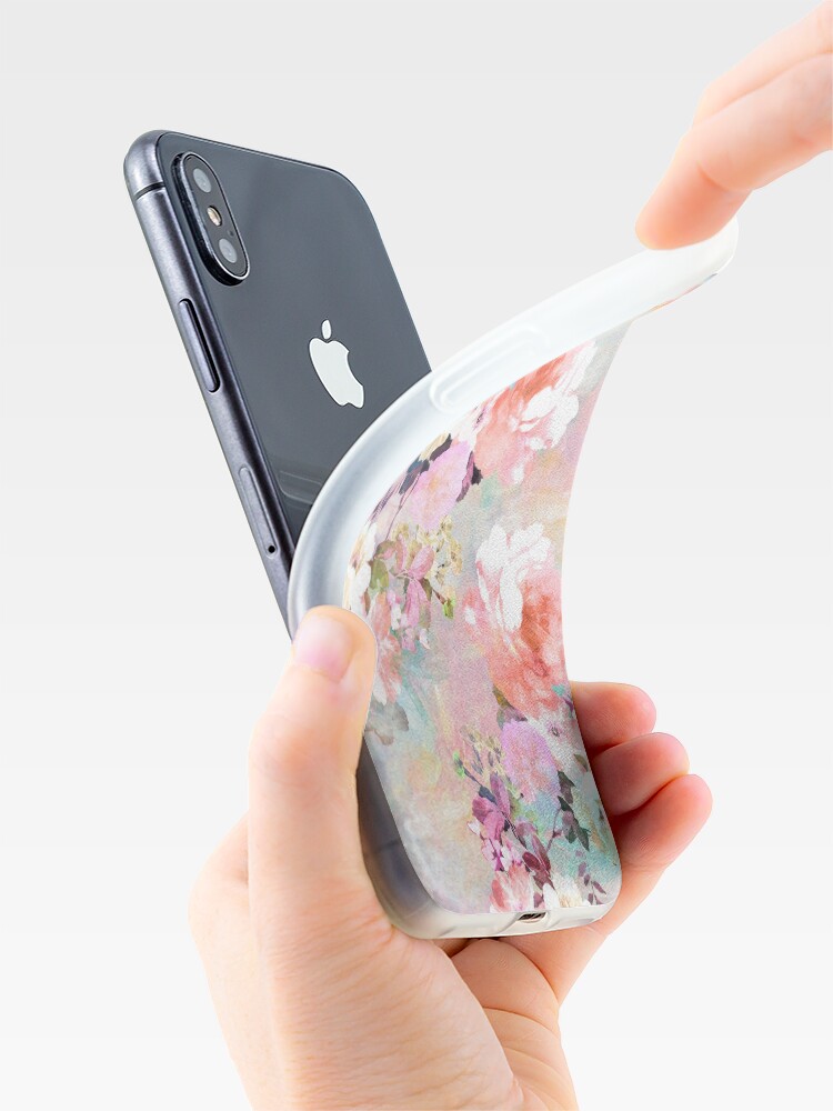 Vista alternativa de Funda y vinilo para iPhone elegante y elegante estampado de flores con hermosas y preppy rosas victorianas y peonías de época en rosa claro y orquídea púrpura en un moderno y abstracto patrón de trazos de acuarela pastel rosa y verde azulado. regalo femenino perfecto para el amant