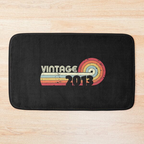 Aperçu de l'œuvre Design vintage 2013, cadeau d'anniversaire. Produit de style rétro créée et vendue par PackAPunch.