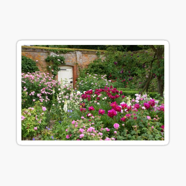 Aperçu de l'œuvre Jardin clos, Mottisfont créée et vendue par Sally J Hunter.