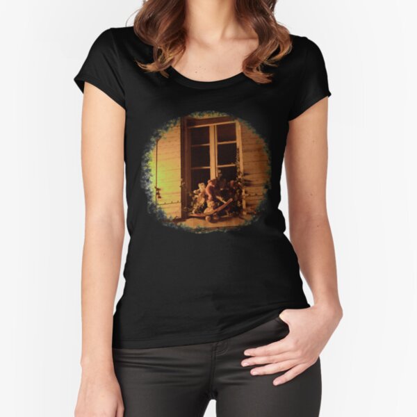 Fitted Scoop T-Shirt
