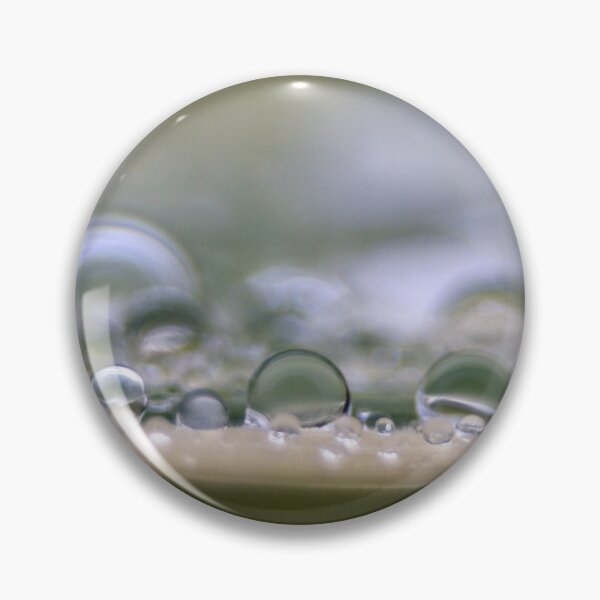 Artikelvorschau, Rain drops on grass entworfen und verkauft von Latch Farm Studios.