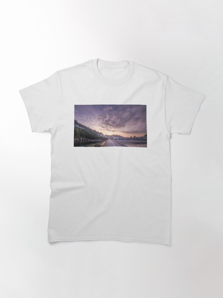Alternate view of Banjo Sunset, Looe Classic T-Shirt
