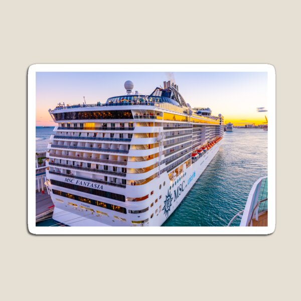 Artikel-Vorschau von MSC Fantasia Kreuzfahrtschiff von MSC Cruises, designt und verkauft von debbieannpowell.