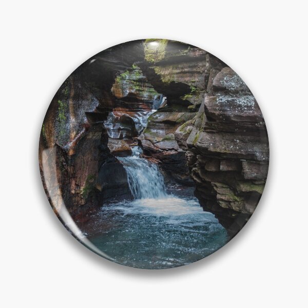 Artikelvorschau, Ein Fluss fliesst hindurch entworfen und verkauft von GeorgeBuxbaum.