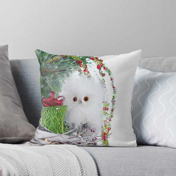 Aperçu de l'œuvre Christmas Ornament Baby Owl Vintage Rustic  créée et vendue par DesignSAVVY.