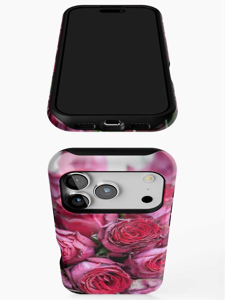 Aperçu 3 sur 4. Coque iPhone avec l'œuvre Brides Bouquet de Roses Rouges créée et vendue par ElvaE.