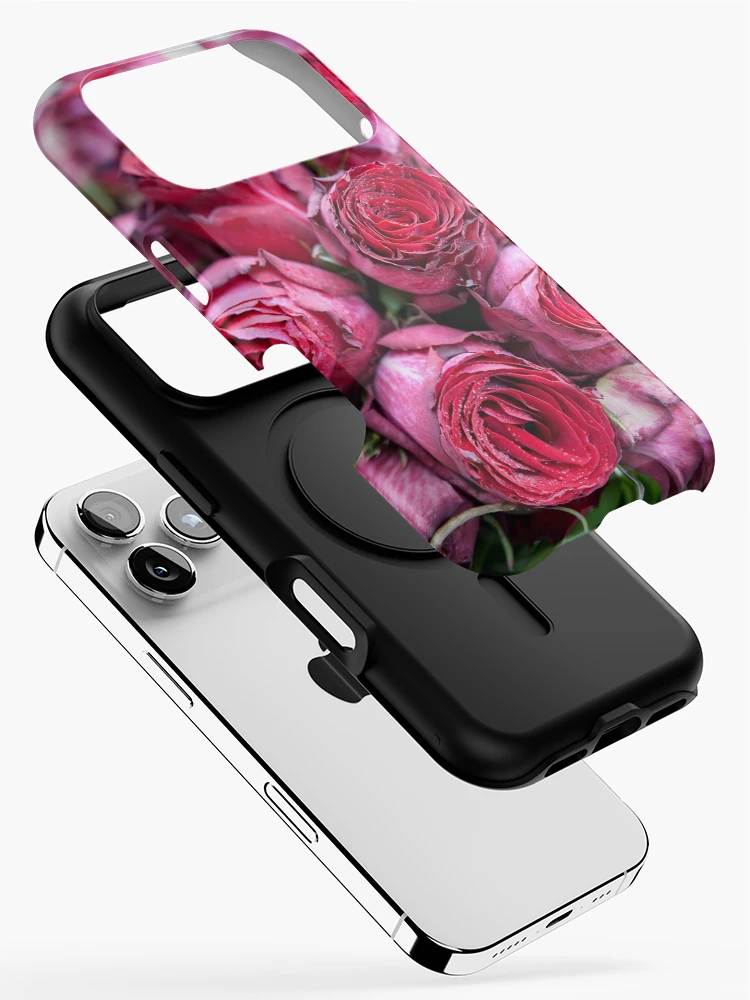 Aperçu 2 sur 4. Coque iPhone avec l'œuvre Brides Bouquet de Roses Rouges créée et vendue par ElvaE.