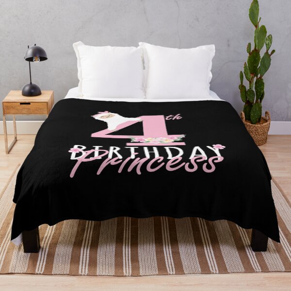 Artikelvorschau, 4. Geburtstag Prinzessin Lama Girl Llamazing 4 Jahre alten Party drucken entworfen und verkauft von Grabitees.