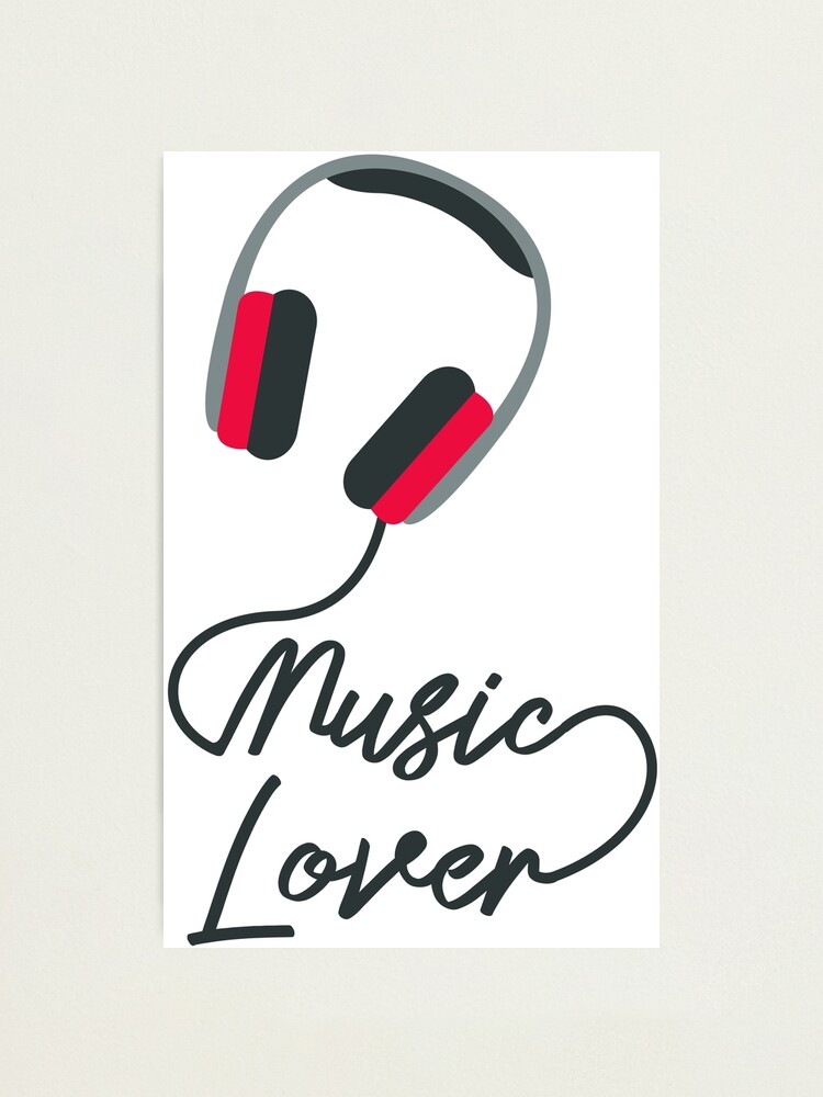 Vinyl Vibes: Why Music Lovers are Ditching Digital for the Crackle of Records