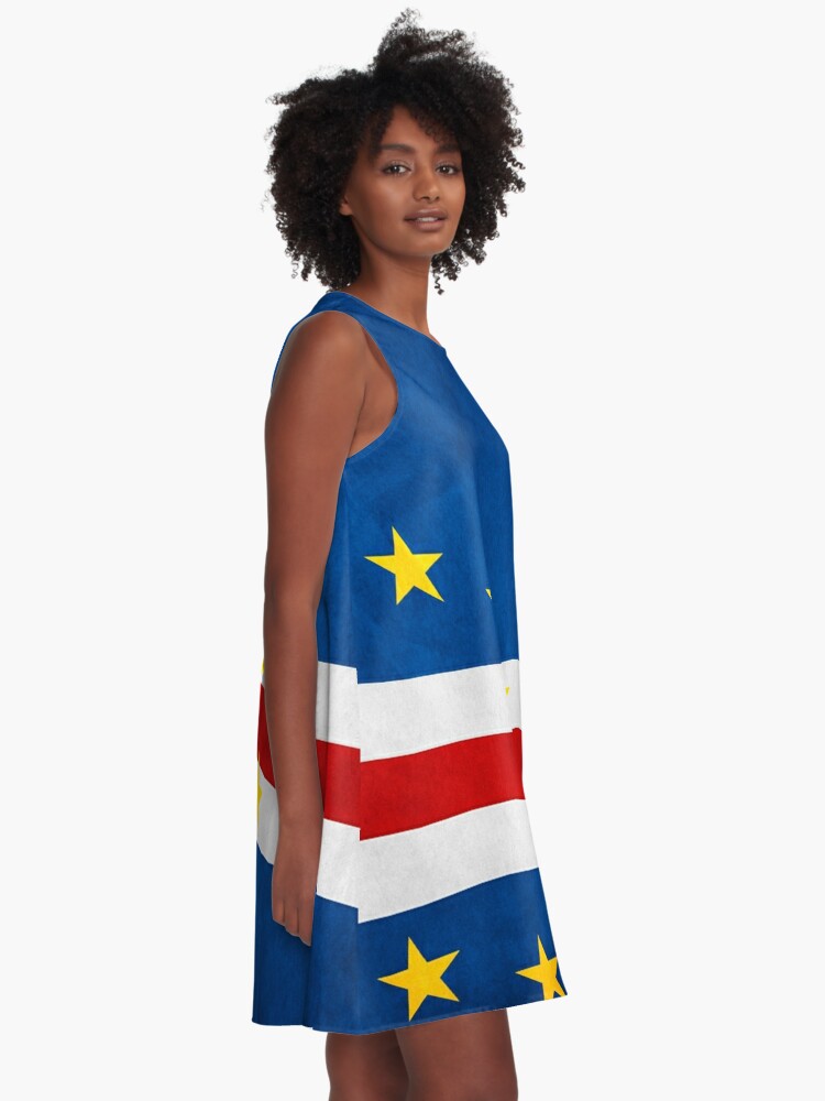 Robe trapèze avec l'œuvre « Cap-Vert Drapeau » de l'artiste YaelleDark