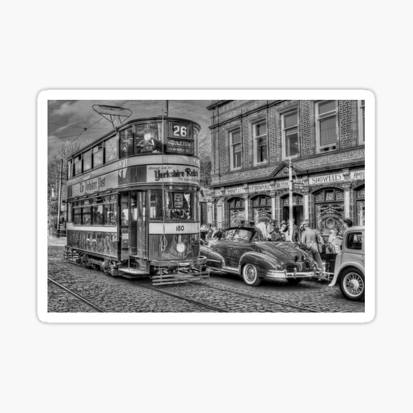 Aperçu de l'œuvre Middleton Tram - Noir et Blanc créée et vendue par Steve H Clark.