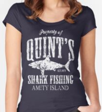 Camiseta entallada de cuello ancho Quints Shark Fishing Amity Island