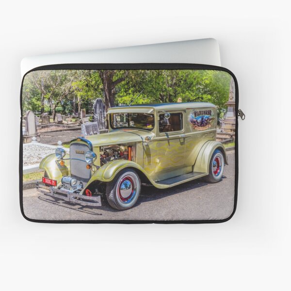 DODGE 2 Laptop Sleeve