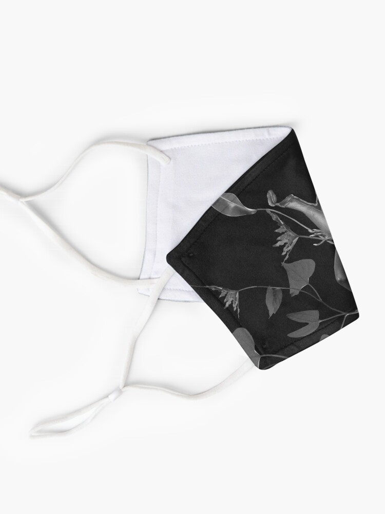 Alternate view of Illusion Mask