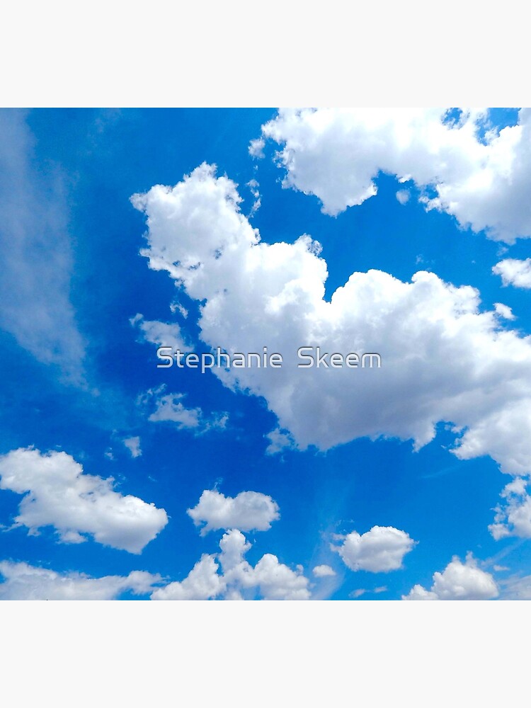 Calcetines compresivos nubes fondo azul cielo 