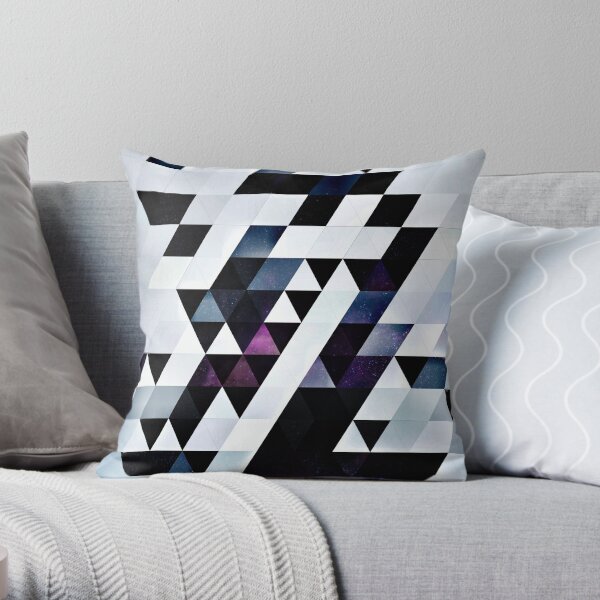 112 // MODYRN LYKQUYR Throw Pillow