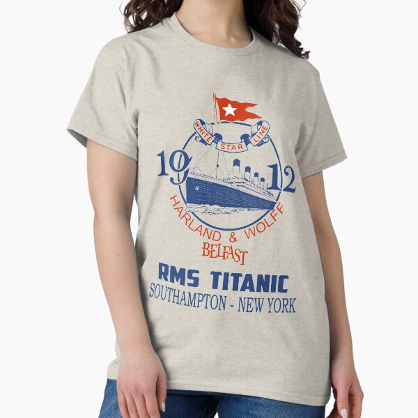 Aperçu de l'œuvre Affiche vintage du Titanic - Navire de croisière en train de couler - Voyage dans l'océan Atlantique créée et vendue par TopTeeShop.