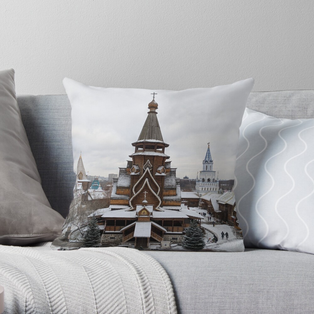 Izmaylovo Kremlin, Moscow in Winter Throw Pillow
