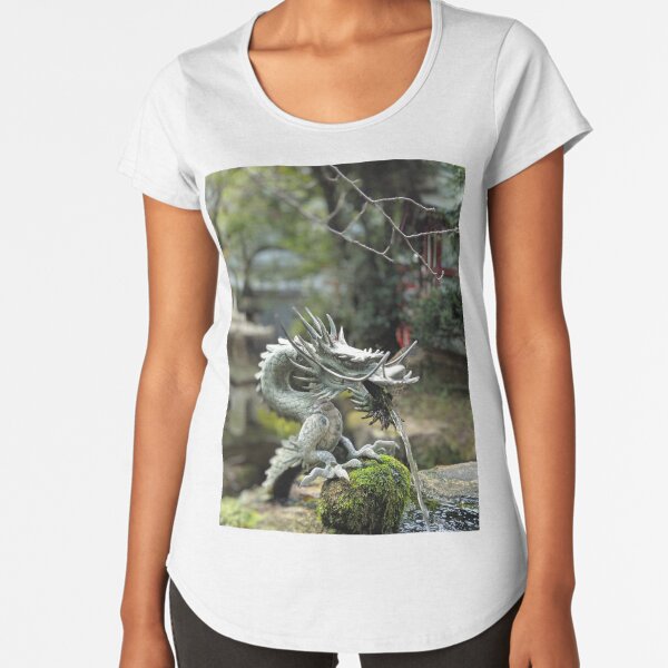 Dragon fountain in Japan Premium Scoop T-Shirt