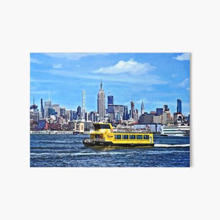 Artikel-Vorschau von Manhattan NY - Fähre vor Manhattan Skyline, designt und verkauft von Susan Savad.