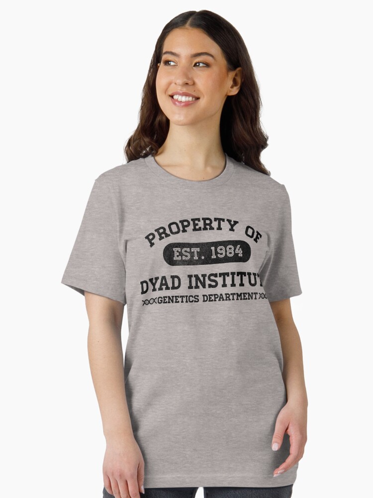 Imagen 2 de 7, Camiseta esencial con la obra Propiedad de Dyad, diseñada y vendida por vonplatypus.