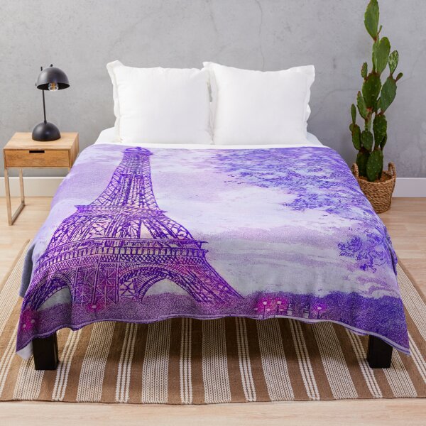 Aperçu de l'œuvre Affiche vintage de la Tour Eiffel en violet créée et vendue par lucasgaylon.