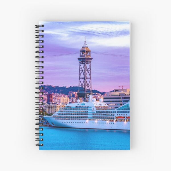 Aperçu de l'œuvre Bateau de croisière MV Seabourn Odyssey amarré à Barcelone, Espagne créée et vendue par debbieannpowell.