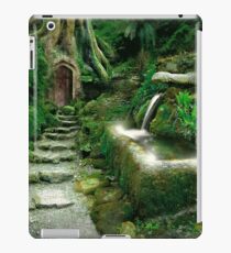 Eingang zu Rivendell (überarbeitet) iPad-Hülle & Skin