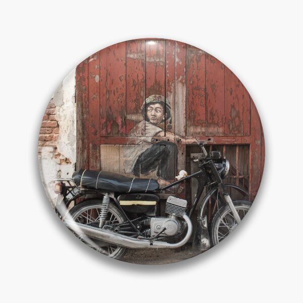 Artikelvorschau, Irrationale Ängste - Dinosaurier jagt Jungen auf Motorrad entworfen und verkauft von TRVLR Designs.