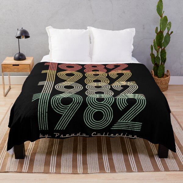 Artikelvorschau, Vintage Retro Classic 1982 Pseudo entworfen und verkauft von PCollection.