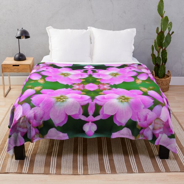 Artikelvorschau, Frische rosa Kalanchoe-Blüten in surrealer Form, symmetrisches Kaleidoskop entworfen und verkauft von Grégory DUBUS.