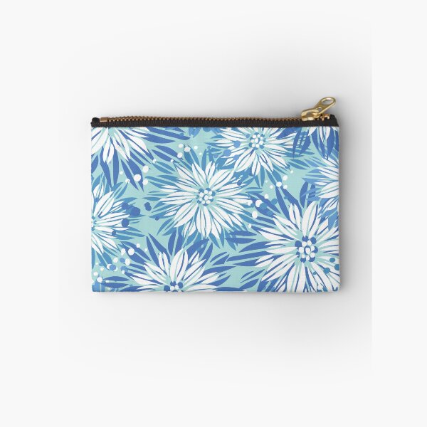 Artikelvorschau, Blaue Blumen entworfen und verkauft von Rosebudstudio Halsey.