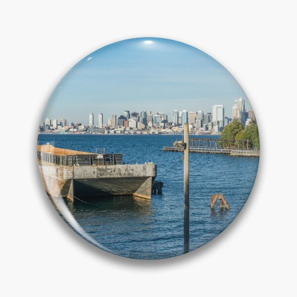 Artikelvorschau, Barge und Seattle Skyline entworfen und verkauft von georgecolephoto.
