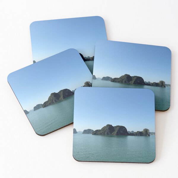 Aperçu de l'œuvre Baie d'Halong créée et vendue par MarlaynaDesigns.