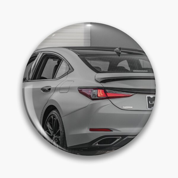 Artikelvorschau, Lexus ES F Sport entworfen und verkauft von Mark Albano.