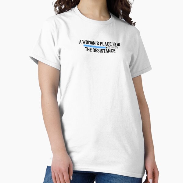 Vista previa del artículo con la obra «El lugar de la mujer está en la resistencia», diseñado y vendido por erinaceous.