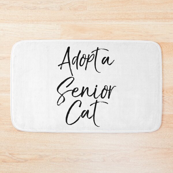 Aperçu de l'œuvre Adopt a Senior Cat Pet Adoption Quote créée et vendue par TNDesignStudio.