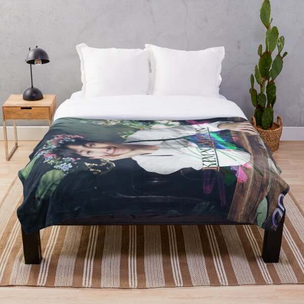 BTS - Kim Namjoon (florists) Throw Blanket